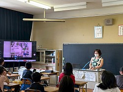 聞いて・観れる、つるがしま物語に興味津々な子供達と✨クミさん