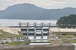 津波防御水門と思われる門が出来ていました。