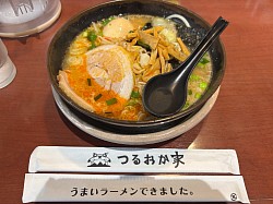 たまたま立ち寄ったお初な店舗「つるおか家」さんの辛味噌ラーメン1060円