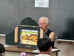 きょうりゅうぼうやシリーズですね‼︎🦕さかなつりはうまくいったのでしょうか？☺️楽しい時間を一緒に過ごす✨岸田さん