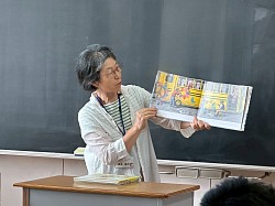 黄色いバス🚌バス1台でも色々な顔がありストーリーがある奥深く感動する1冊です🥺✨とくちゃん